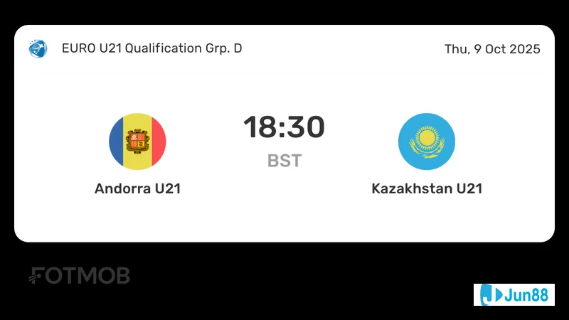 Cầu thủ U21 Andorra đang cố gắng vượt qua sự phòng ngự của cầu thủ U21 Kazakhstan