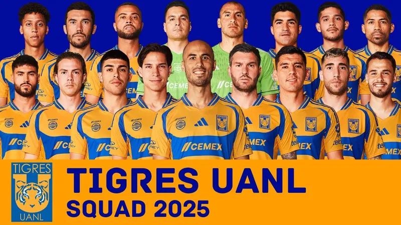 Cầu thủ Tigres UANL dứt điểm mạnh mẽ trong trận đấu với Nashville