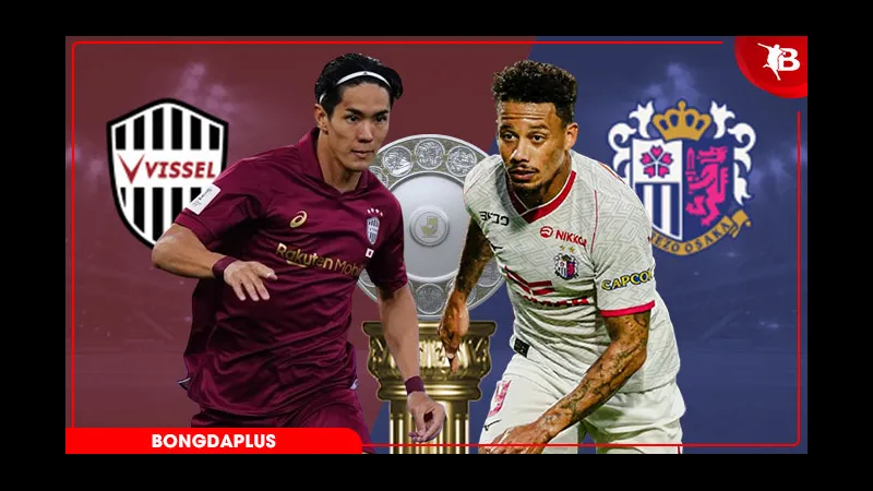 Cầu thủ đội Vissel Kobe băng qua đối thủ từ đội Cerezo Osaka